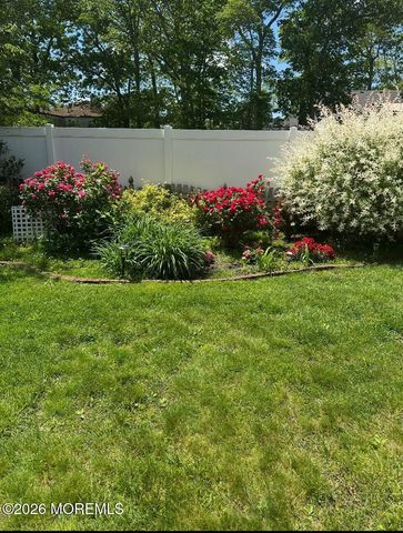 935 Somerset Drive, Toms River, NJ 08753