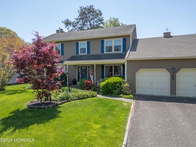 935 Somerset Drive, Toms River, NJ 08753