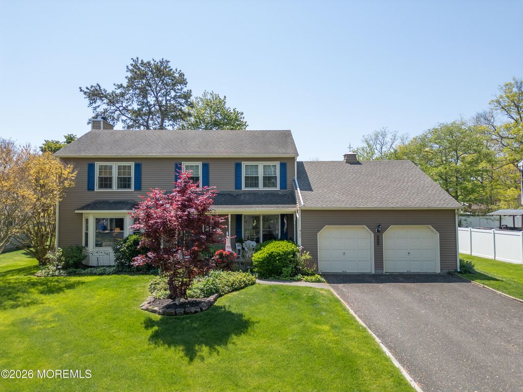935 Somerset Drive, Toms River, NJ 08753