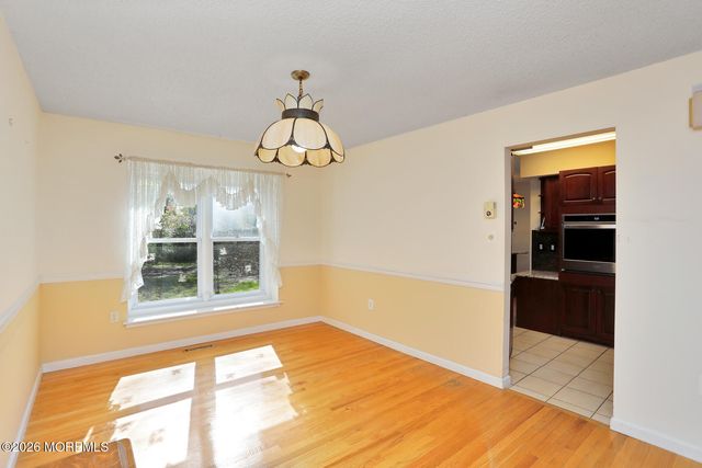 535 Holmes Avenue N, Forked River, NJ 08731