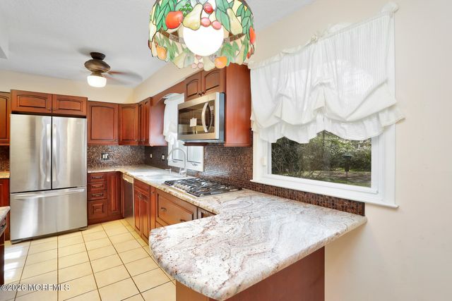 535 Holmes Avenue N, Forked River, NJ 08731