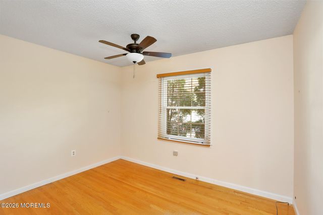 535 Holmes Avenue N, Forked River, NJ 08731