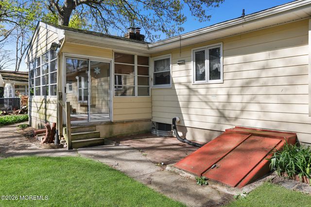535 Holmes Avenue N, Forked River, NJ 08731