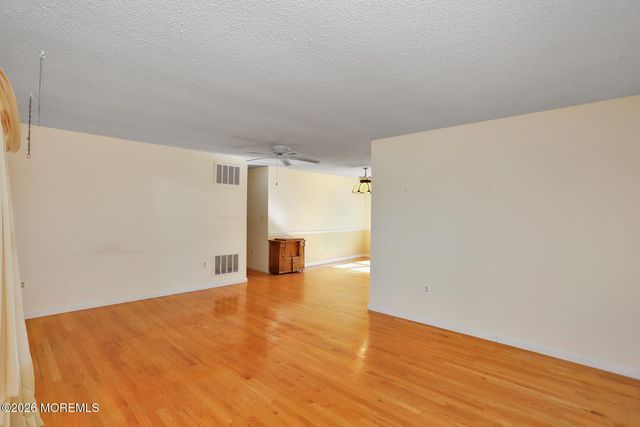 535 Holmes Avenue N, Forked River, NJ 08731