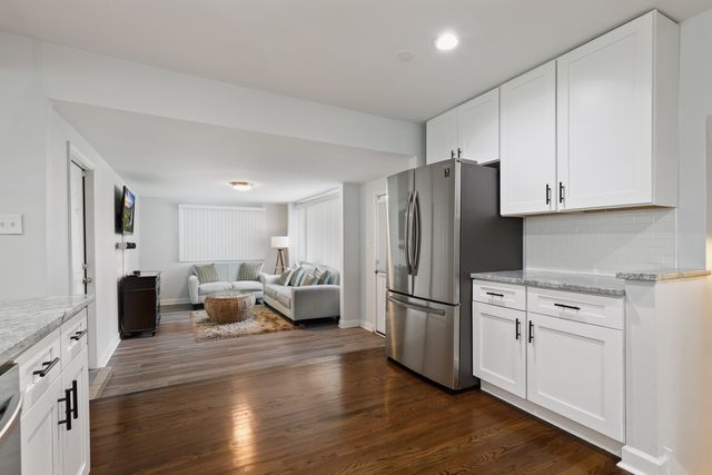 800 E 169th Place, South Holland, IL 60473