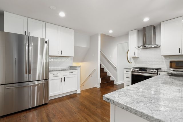 800 E 169th Place, South Holland, IL 60473