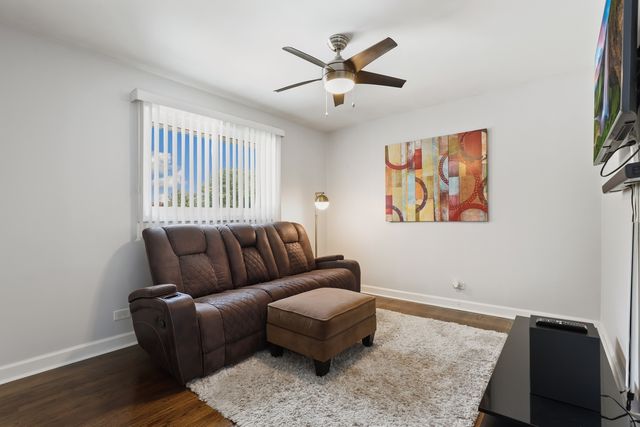 800 E 169th Place, South Holland, IL 60473