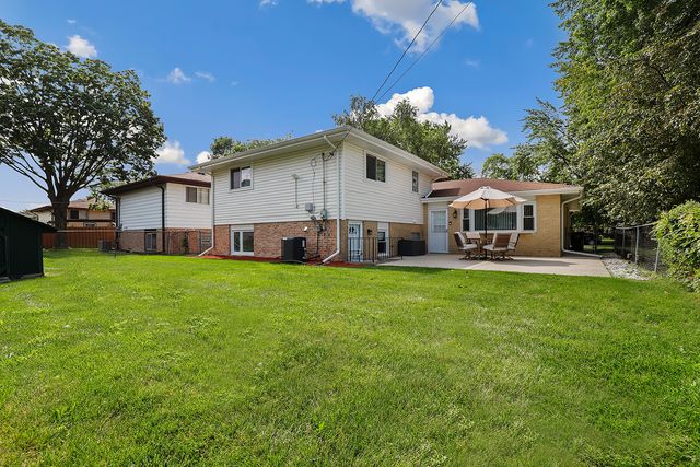800 E 169th Place, South Holland, IL 60473