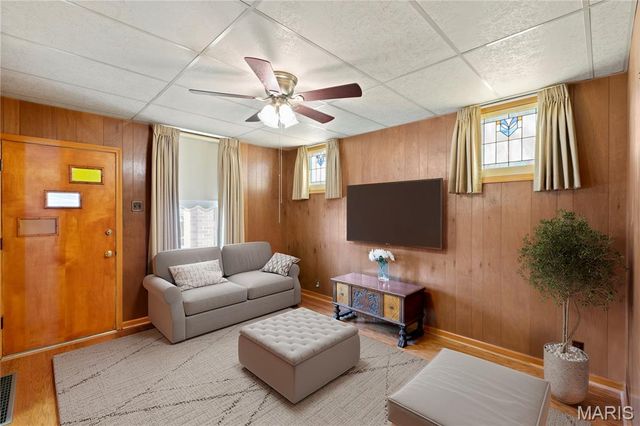 3979 Burgen Avenue, St Louis, MO 63116