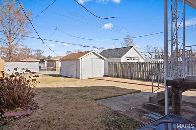 3979 Burgen Avenue, St Louis, MO 63116