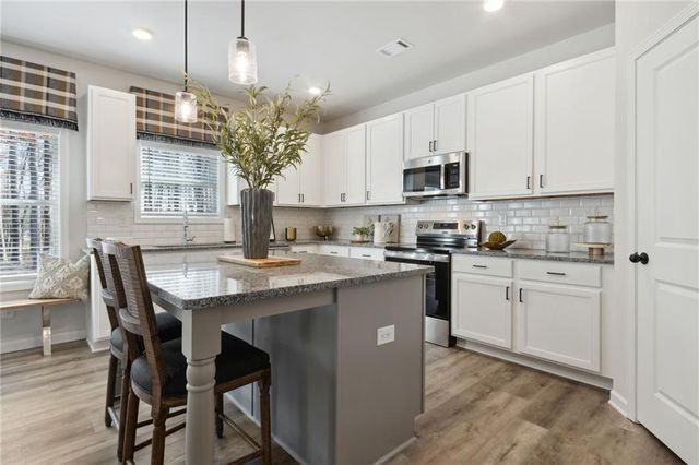 213 Fox Creek Drive, Braselton, GA 30517