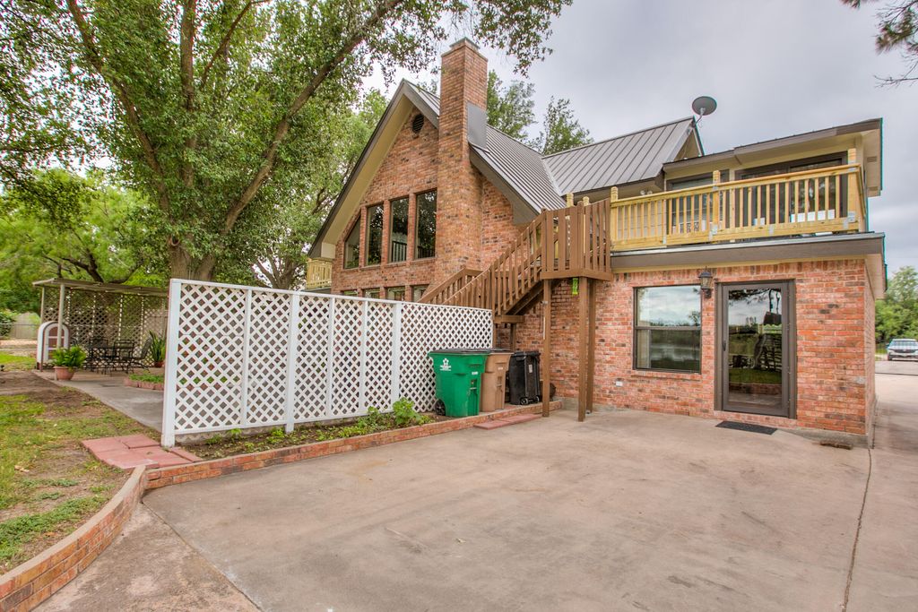 Image 10 of property listing at 2374 Fishermans Road, San Angelo, TX 76904