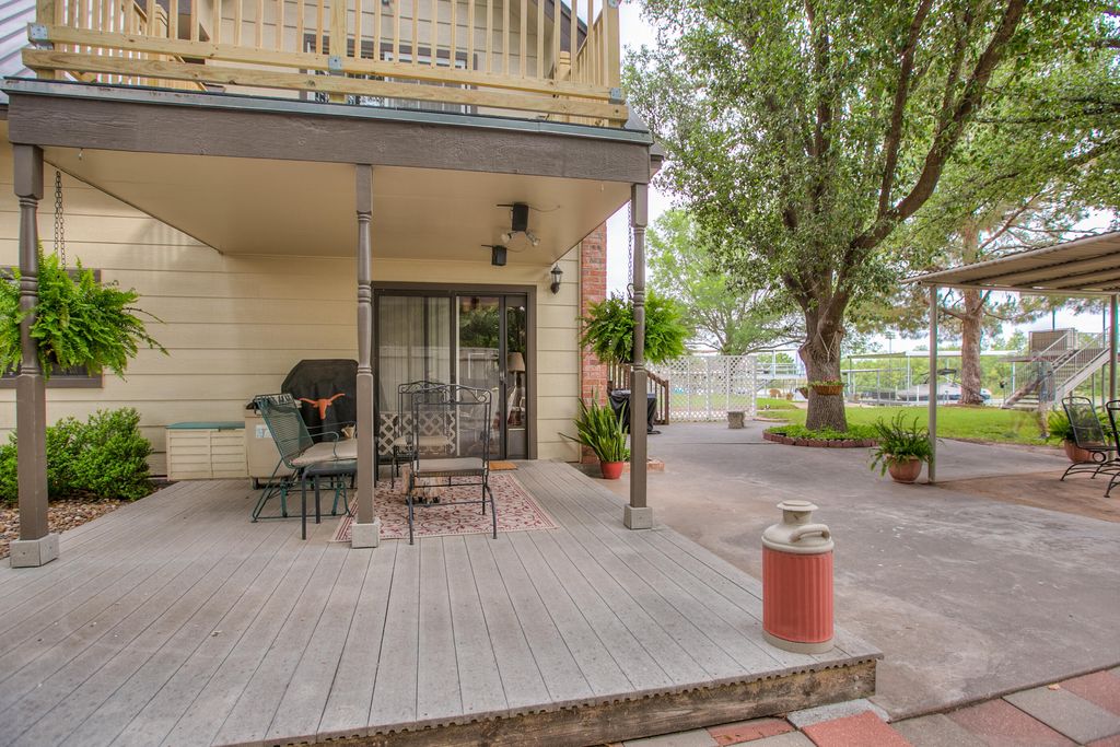 Image 14 of property listing at 2374 Fishermans Road, San Angelo, TX 76904