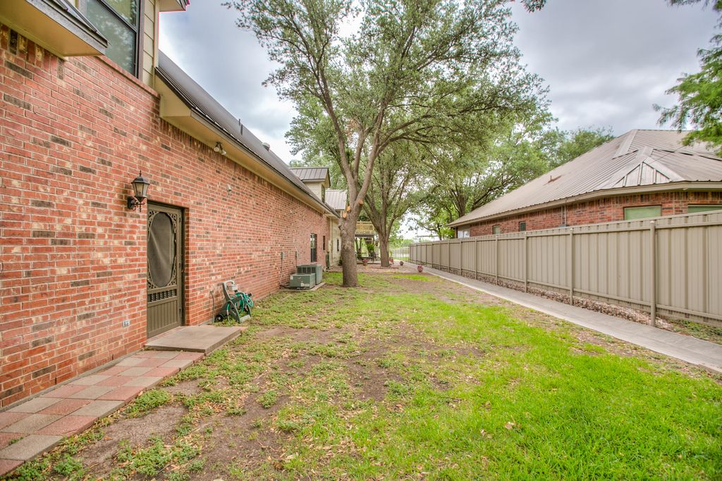 Image 15 of property listing at 2374 Fishermans Road, San Angelo, TX 76904