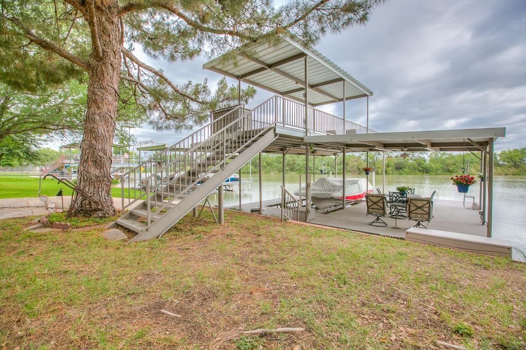 Image 19 of property listing at 2374 Fishermans Road, San Angelo, TX 76904