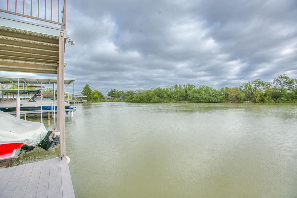 Image 22 of property listing at 2374 Fishermans Road, San Angelo, TX 76904