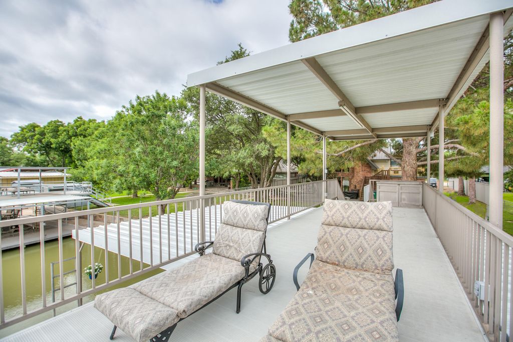 Image 27 of property listing at 2374 Fishermans Road, San Angelo, TX 76904