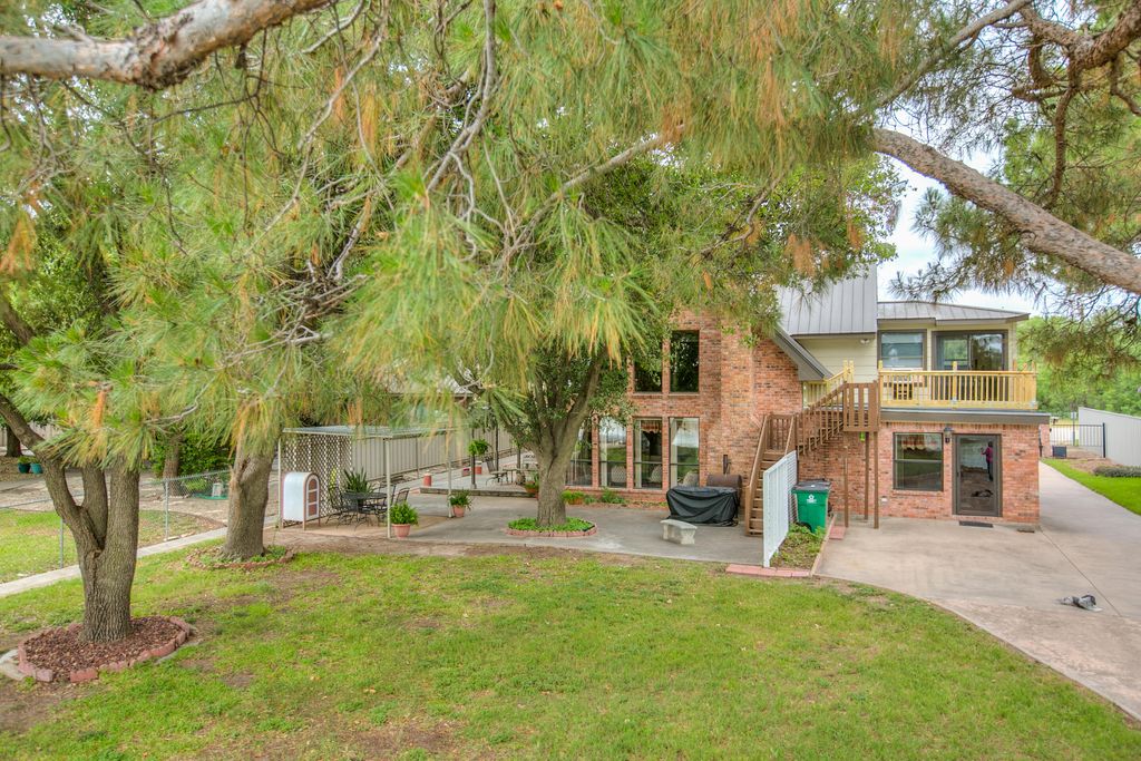 Image 28 of property listing at 2374 Fishermans Road, San Angelo, TX 76904