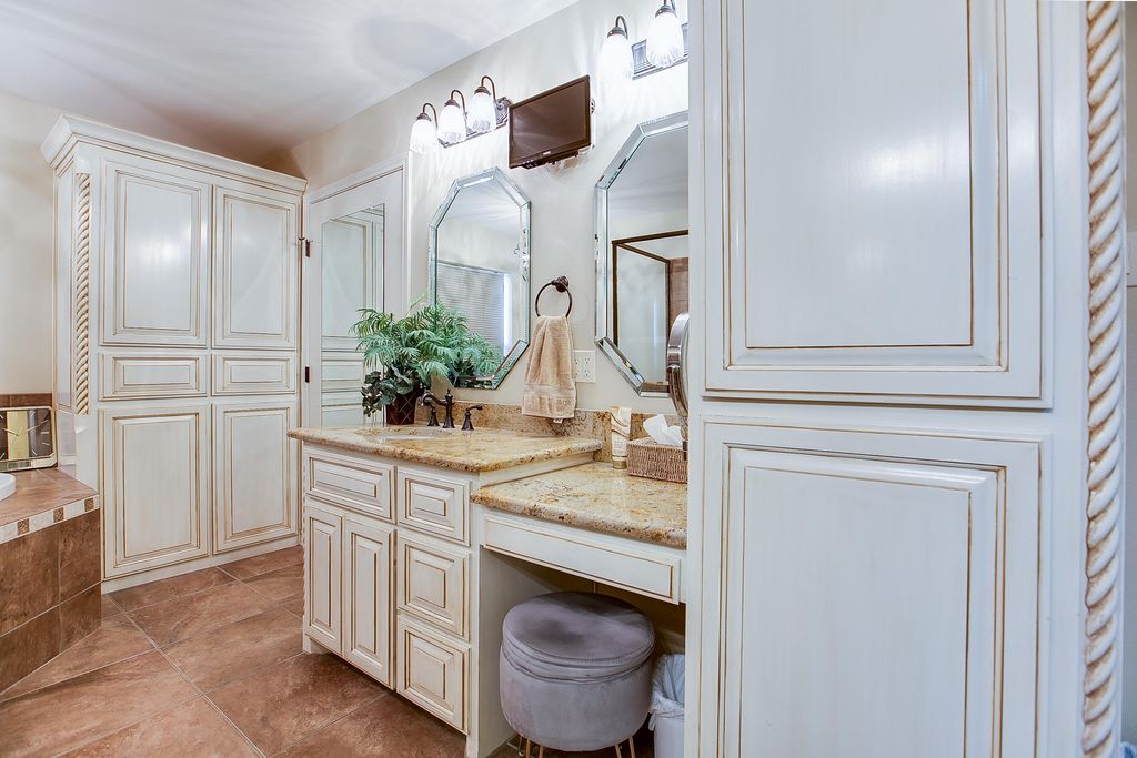 Image 44 of property listing at 2374 Fishermans Road, San Angelo, TX 76904