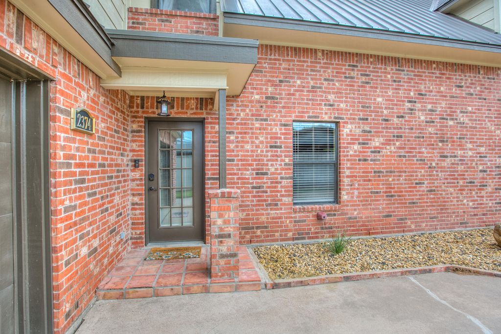 Image 7 of property listing at 2374 Fishermans Road, San Angelo, TX 76904