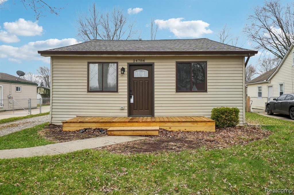 24784 Trombley Street, Harrison Twp, MI 48045