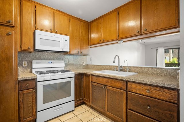10149 Commerce Avenue 25, Tujunga, CA 91042