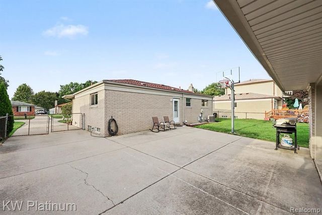 15010 Alma Drive, Sterling Heights, MI 48313