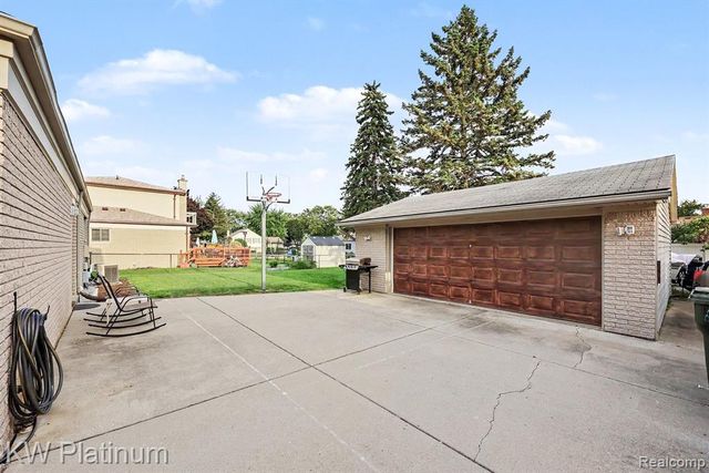 15010 Alma Drive, Sterling Heights, MI 48313