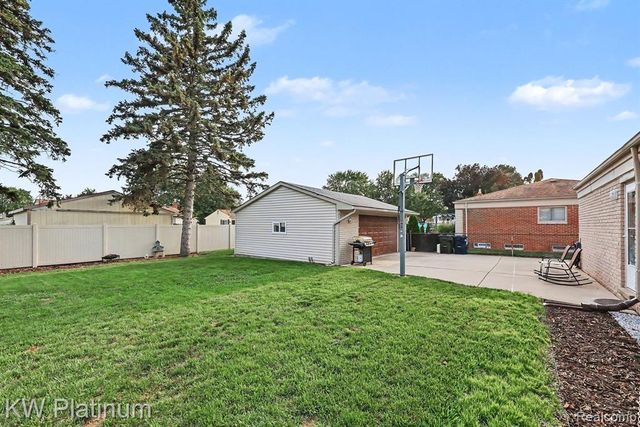 15010 Alma Drive, Sterling Heights, MI 48313