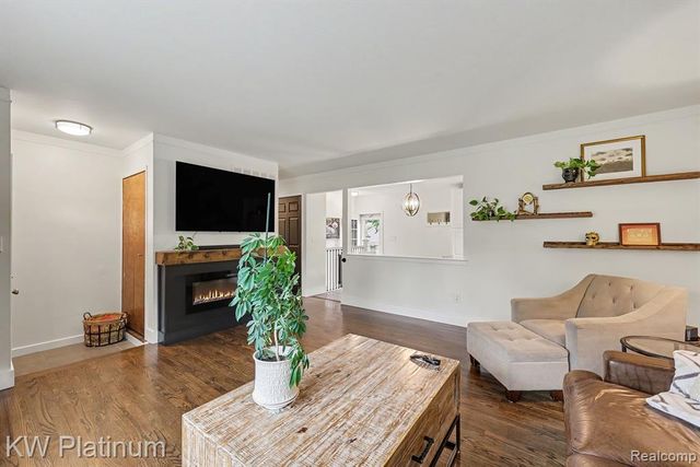 15010 Alma Drive, Sterling Heights, MI 48313
