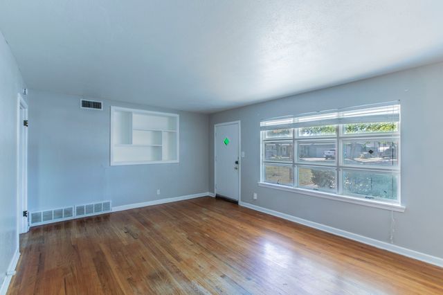 4305 Cummings Drive, North Richland Hills, TX 76180