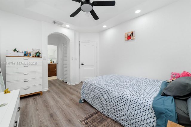 21105 NW 14th Pl, Miami Gardens, FL 33169