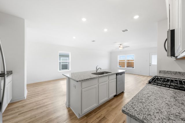 15239 Telfaire Meadow, Von Ormy, TX 78073