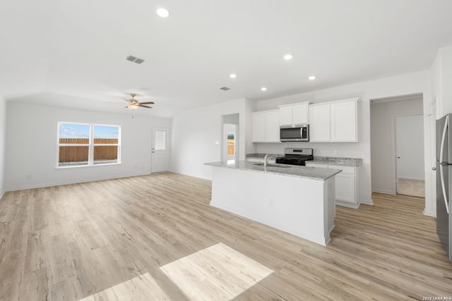 15239 Telfaire Meadow, Von Ormy, TX 78073