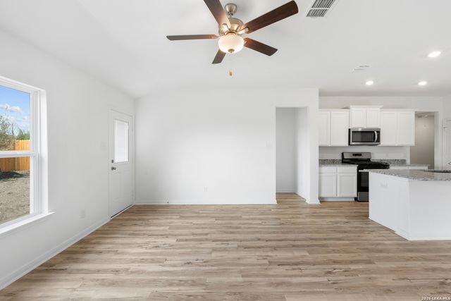 15239 Telfaire Meadow, Von Ormy, TX 78073