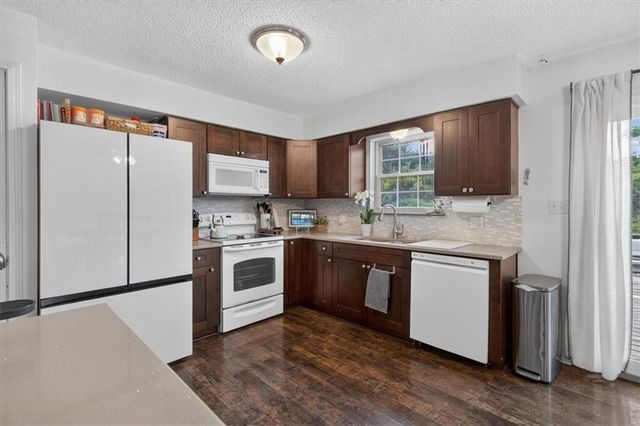 1407 N Hanover Avenue, Independence, MO 64056