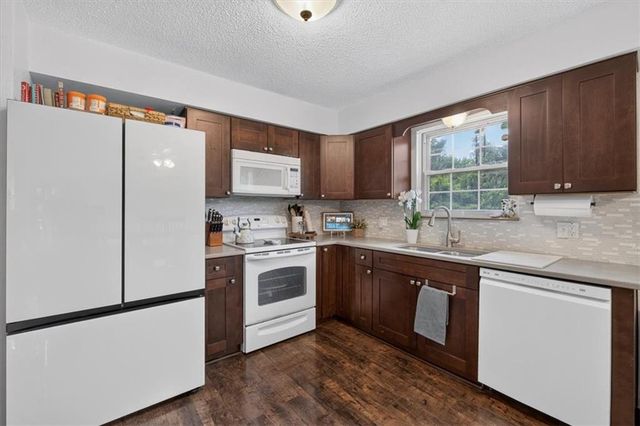 1407 N Hanover Avenue, Independence, MO 64056
