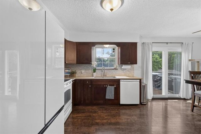 1407 N Hanover Avenue, Independence, MO 64056