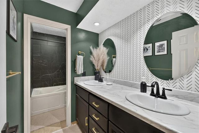 1407 N Hanover Avenue, Independence, MO 64056