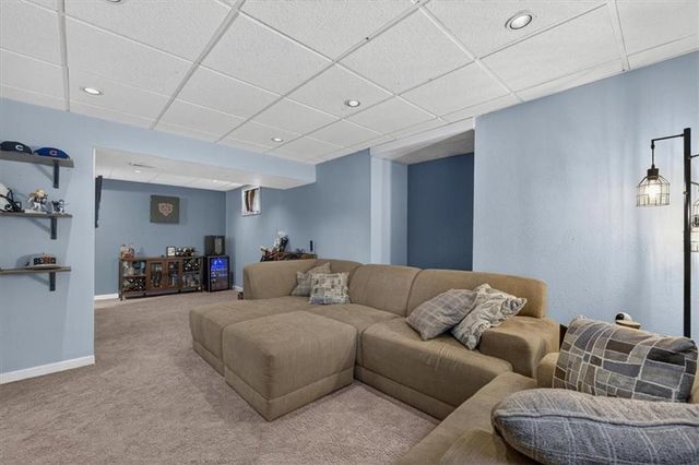 1407 N Hanover Avenue, Independence, MO 64056