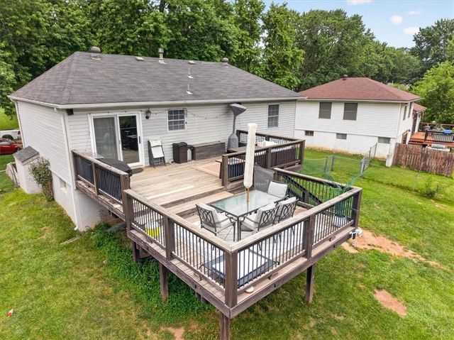 1407 N Hanover Avenue, Independence, MO 64056