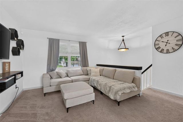 1407 N Hanover Avenue, Independence, MO 64056