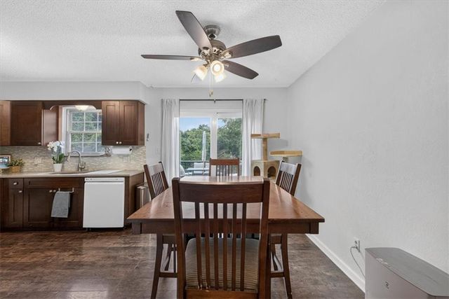 1407 N Hanover Avenue, Independence, MO 64056