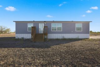 553 Jennifer Loop, Orange Grove, TX 78383