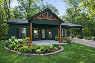 1010 Concord Drive, Lawton, MI 49065