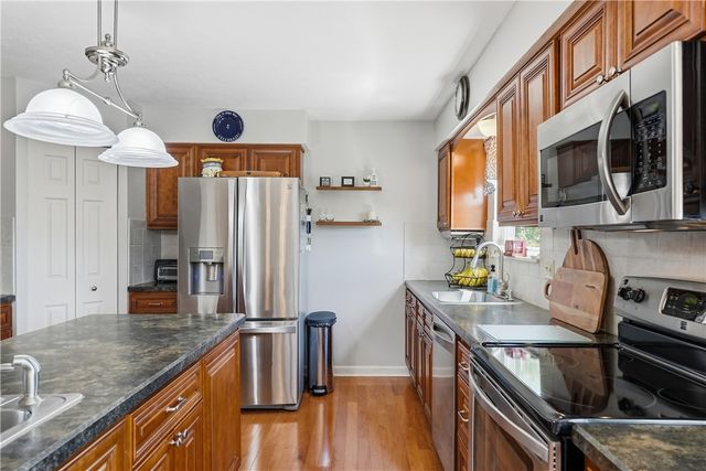 177 Markwood Dr, Cecil, PA 15317