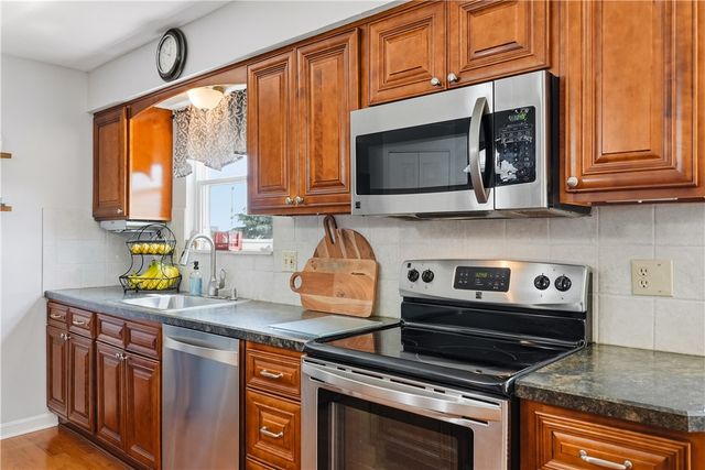 177 Markwood Dr, Cecil, PA 15317
