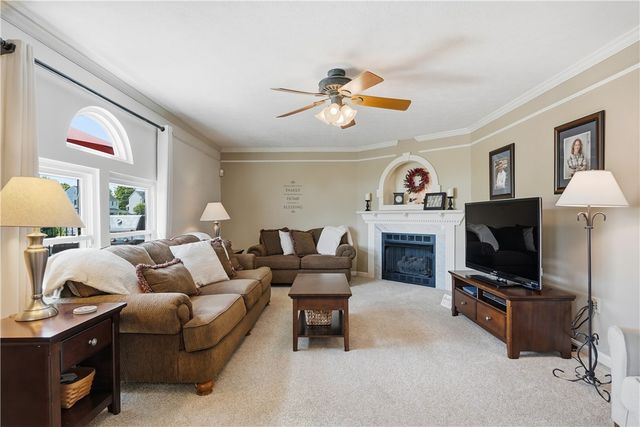 177 Markwood Dr, Cecil, PA 15317