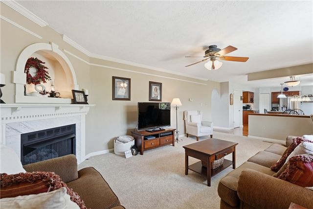 177 Markwood Dr, Cecil, PA 15317