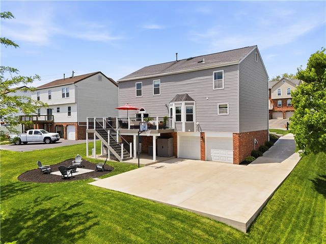 177 Markwood Dr, Cecil, PA 15317